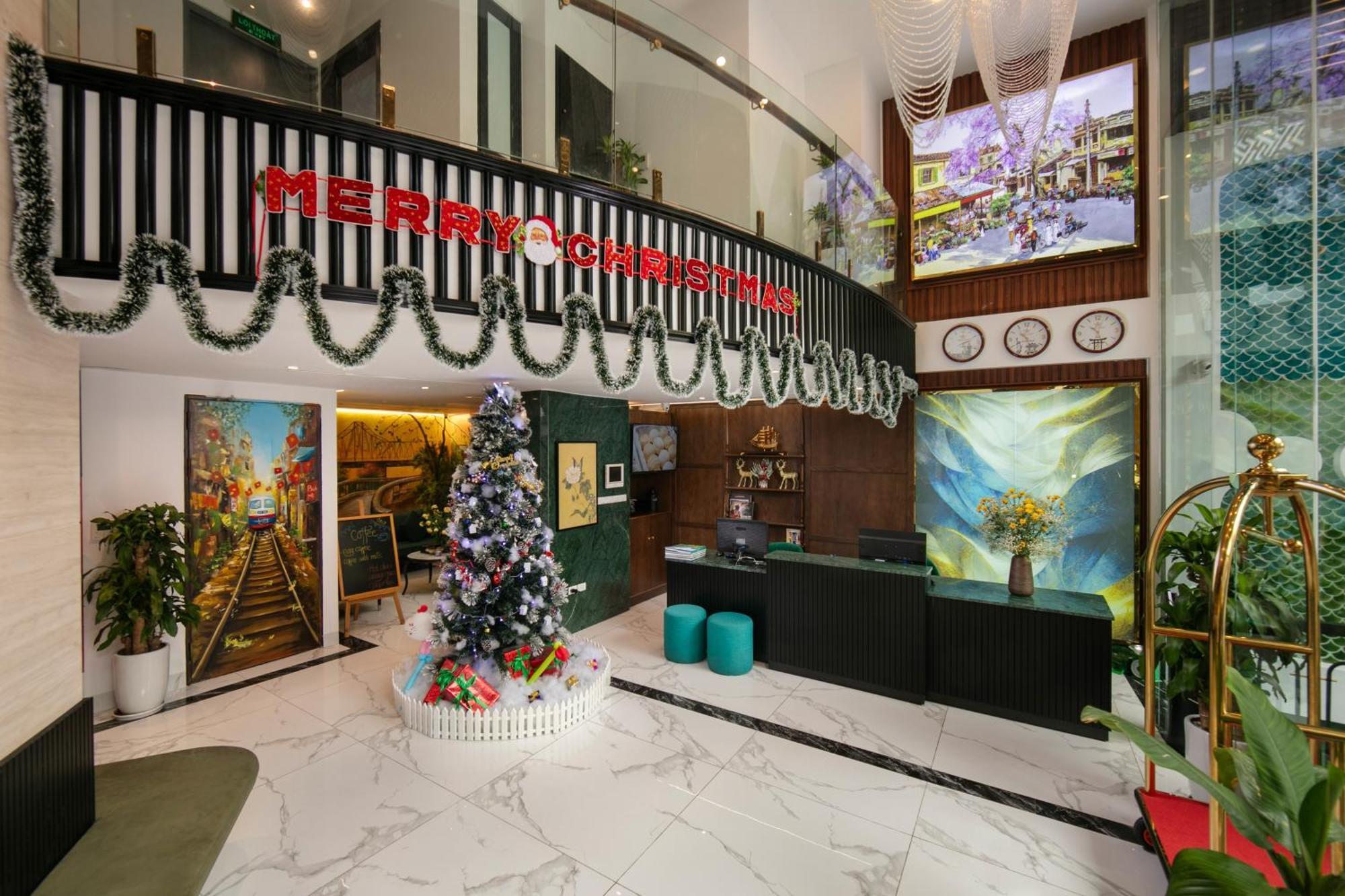 Hanoi Plaza Suite Hotel & Spa Buitenkant foto